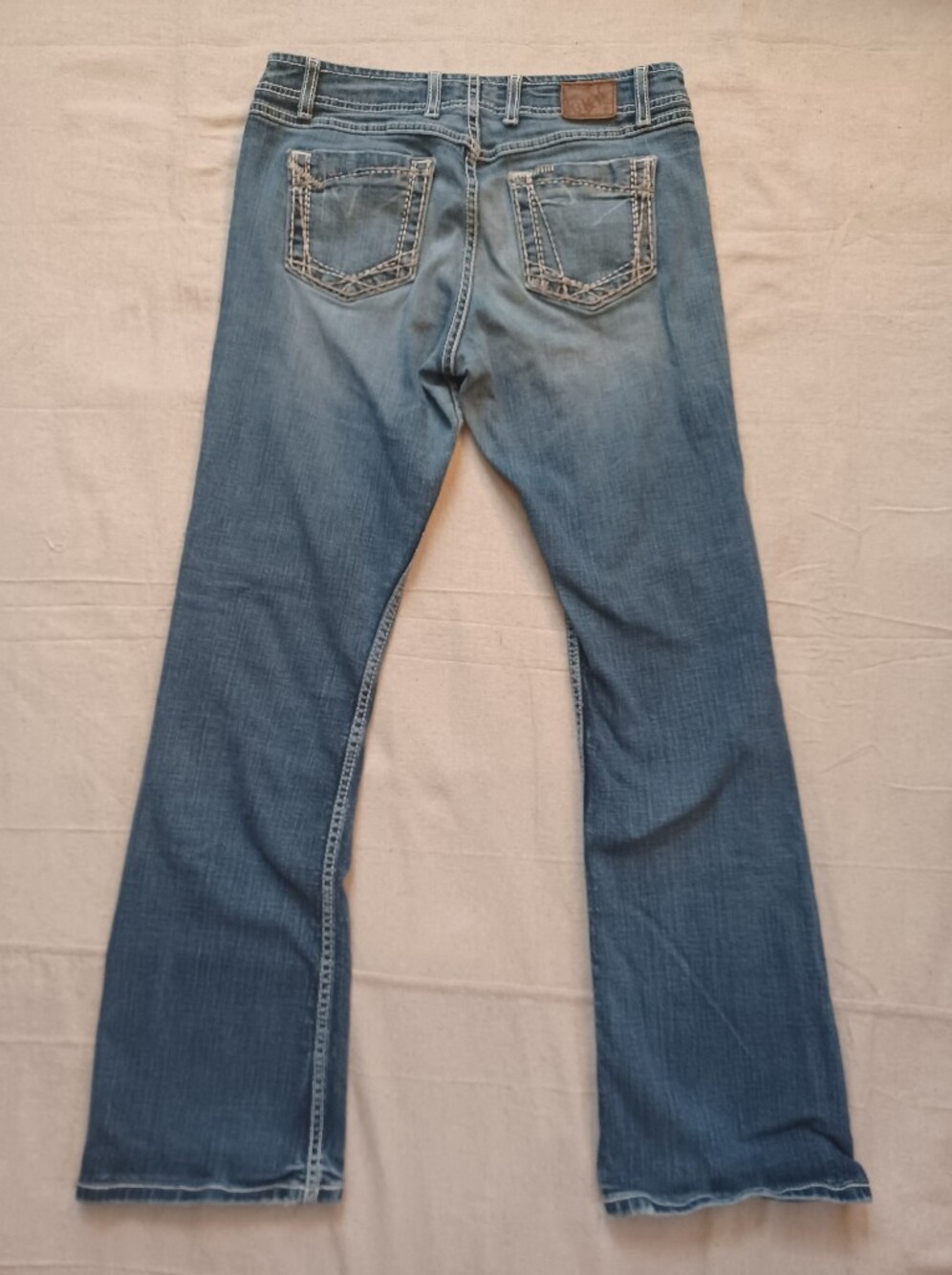 BKE Wendi Distressed Bootcut Jeans Women's Size 31 X 33 1/2 - Picture 6 of 12